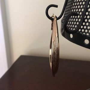 Oval gold hoops
